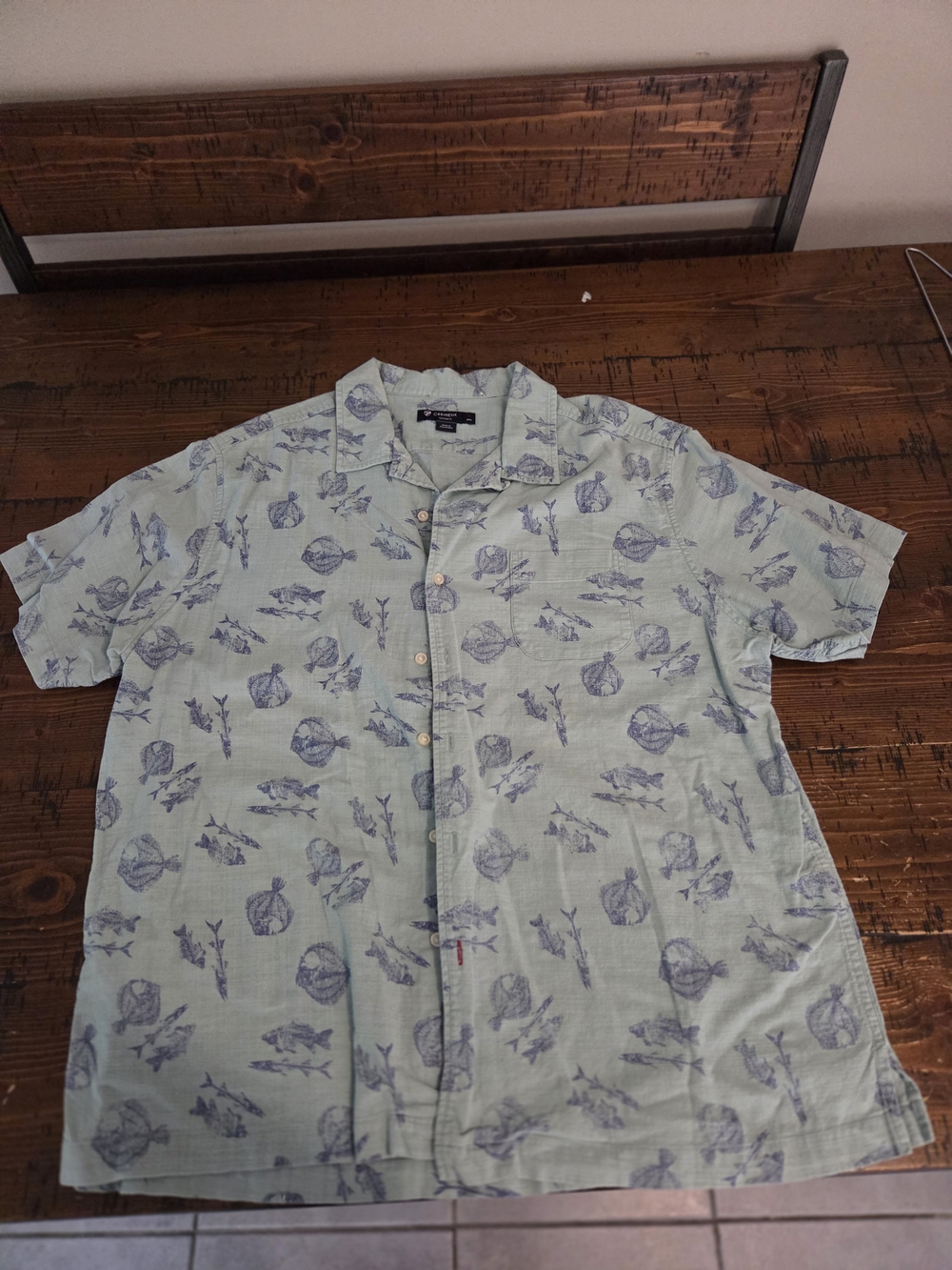 Daniel Cremieux Light Green Short-Sleeve Button-Down with Navy Fish Print